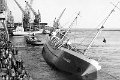Claudia met slagzij in haven van Delfzijl
